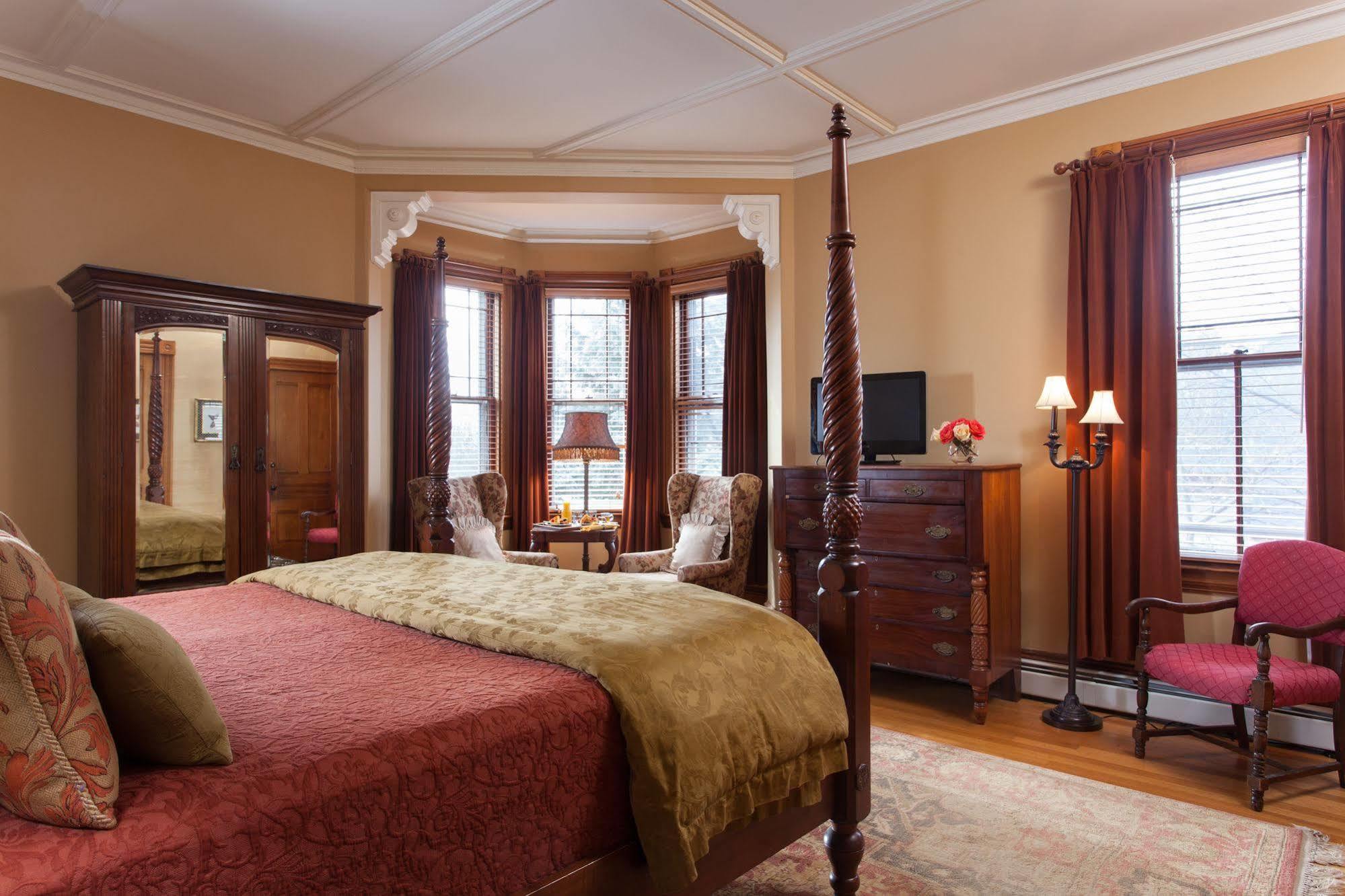 Lang House On Main Street Bed & Breakfast Burlington Exterior foto